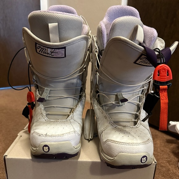 Burton Women’s Snowboard Boots Mint US 5.5 Preloved - Picture 15 of 16
